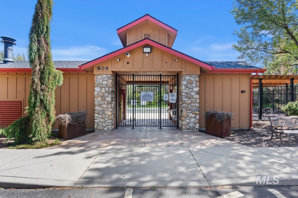 593 E Whitney Ct, Eagle, Idaho 83616, 3 Bedrooms, 2 Bathrooms, Residential For Sale, Price $545,000,MLS 98987083