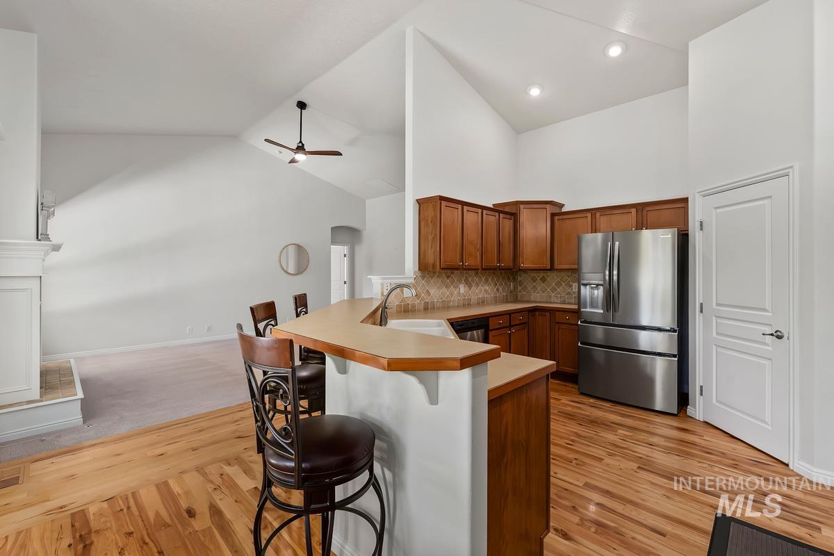 593 E Whitney Ct, Eagle, Idaho 83616, 3 Bedrooms, 2 Bathrooms, Residential For Sale, Price $545,000,MLS 98987083