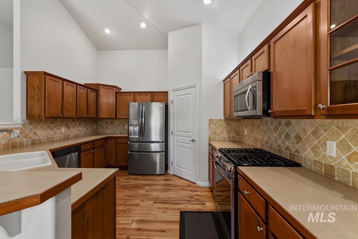593 E Whitney Ct, Eagle, Idaho 83616, 3 Bedrooms, 2 Bathrooms, Residential For Sale, Price $545,000,MLS 98987083