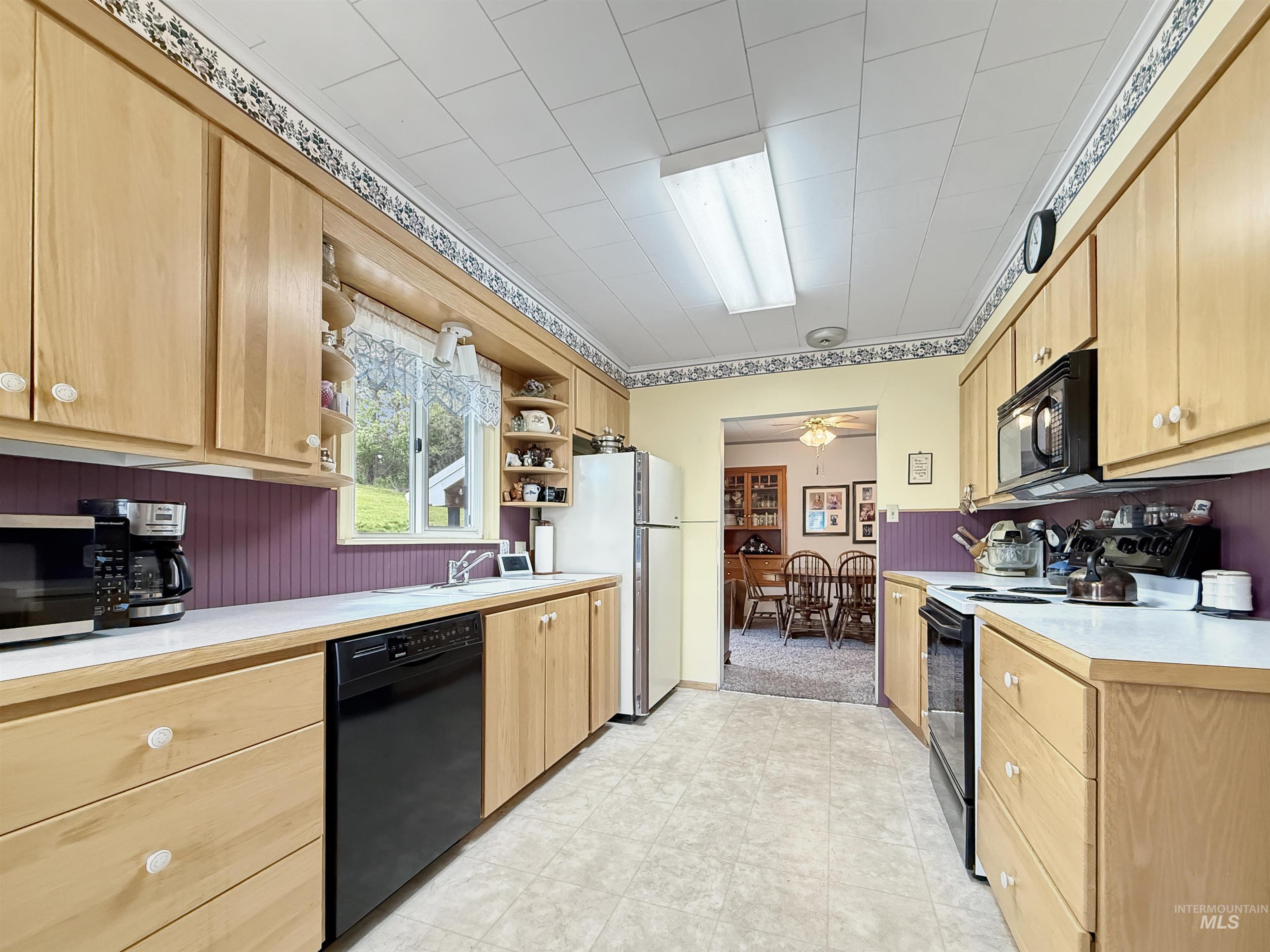 105 2nd Ave, Deary, Idaho 83823, 3 Bedrooms, 1 Bathroom, Residential For Sale, Price $345,000,MLS 98987085