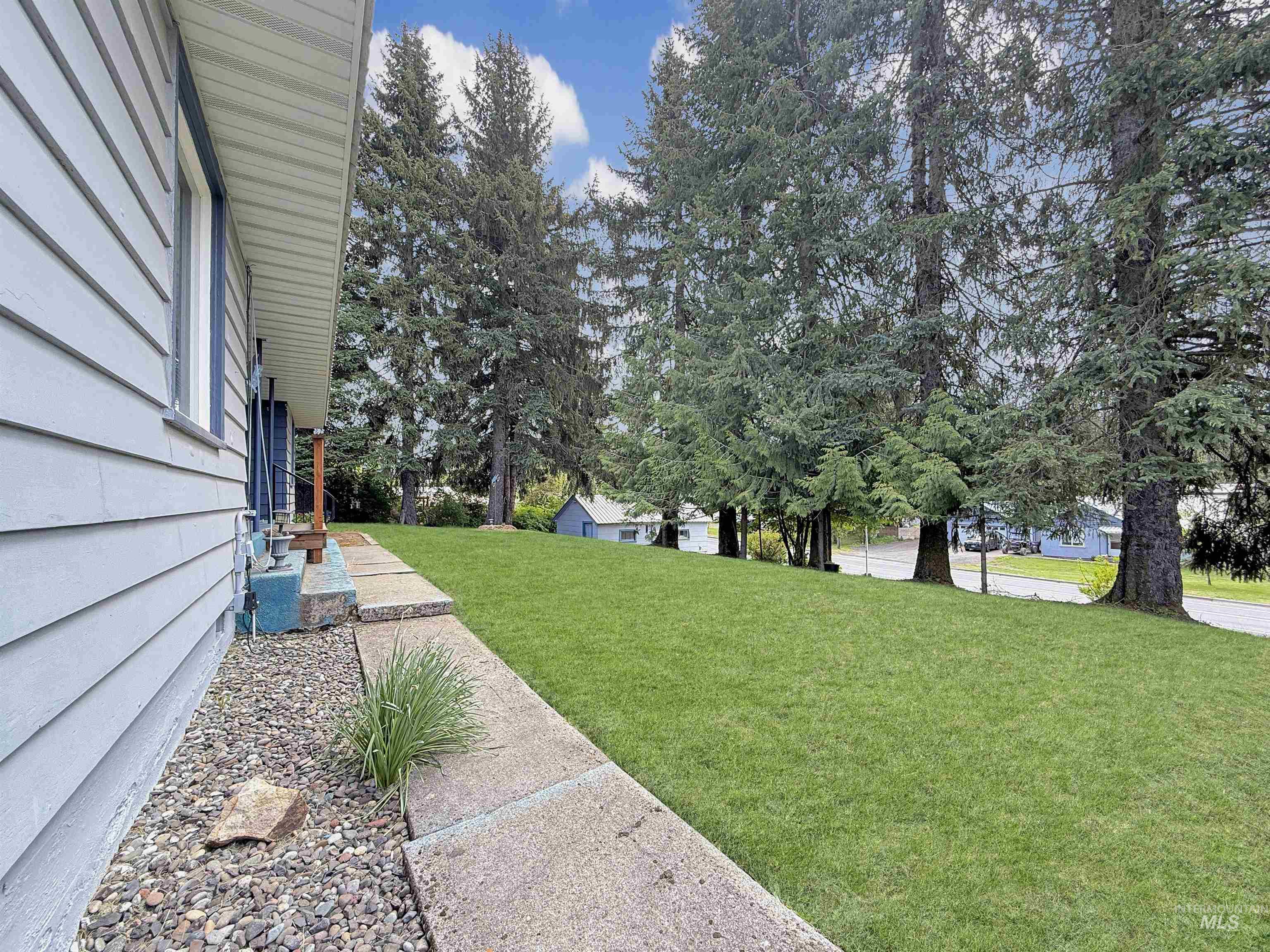105 2nd Ave, Deary, Idaho 83823, 3 Bedrooms, 1 Bathroom, Residential For Sale, Price $345,000,MLS 98987085