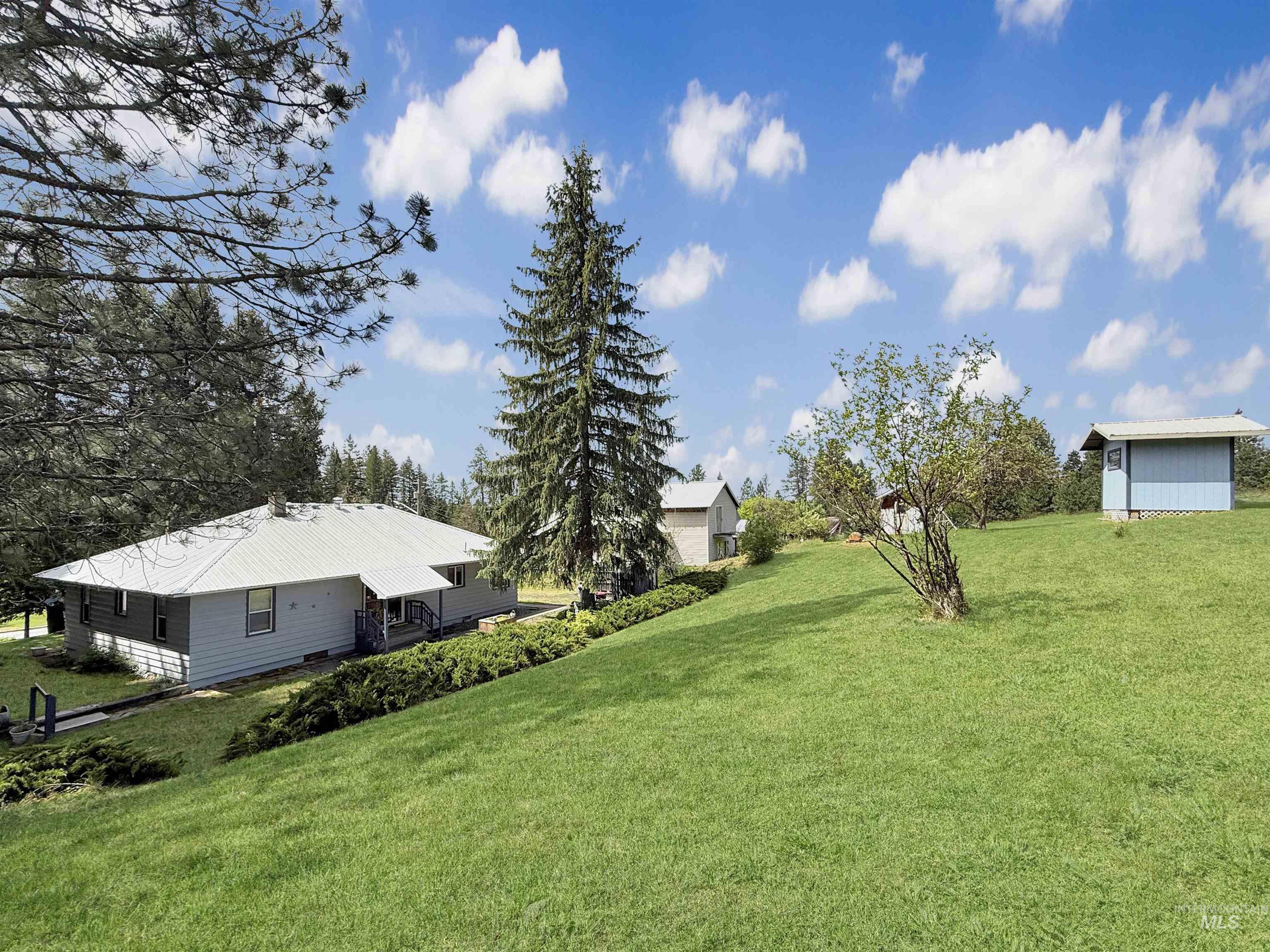 105 2nd Ave, Deary, Idaho 83823, 3 Bedrooms, 1 Bathroom, Residential For Sale, Price $345,000,MLS 98987085
