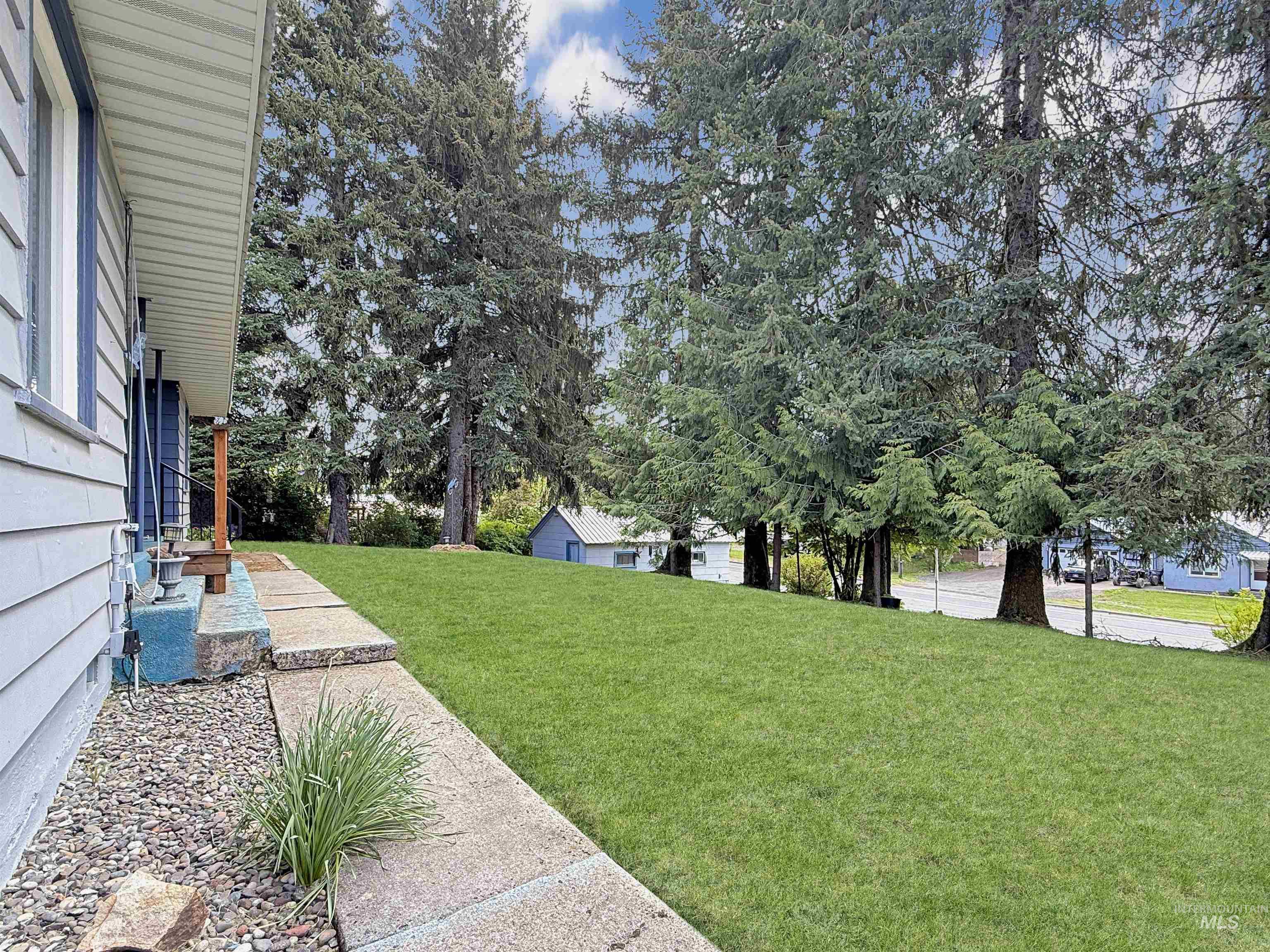 105 2nd Ave, Deary, Idaho 83823, 3 Bedrooms, 1 Bathroom, Residential For Sale, Price $345,000,MLS 98987085