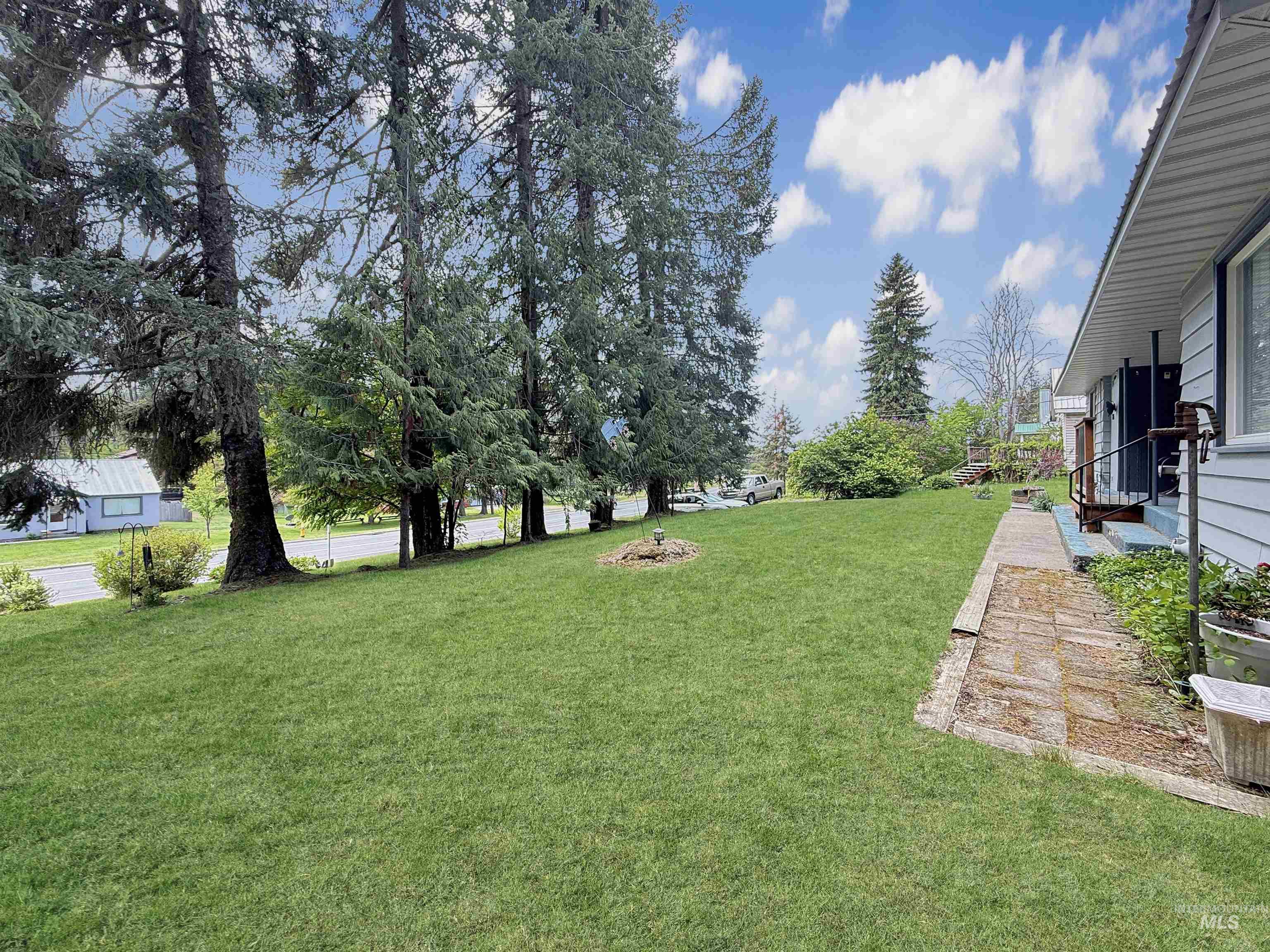 105 2nd Ave, Deary, Idaho 83823, 3 Bedrooms, 1 Bathroom, Residential For Sale, Price $345,000,MLS 98987085