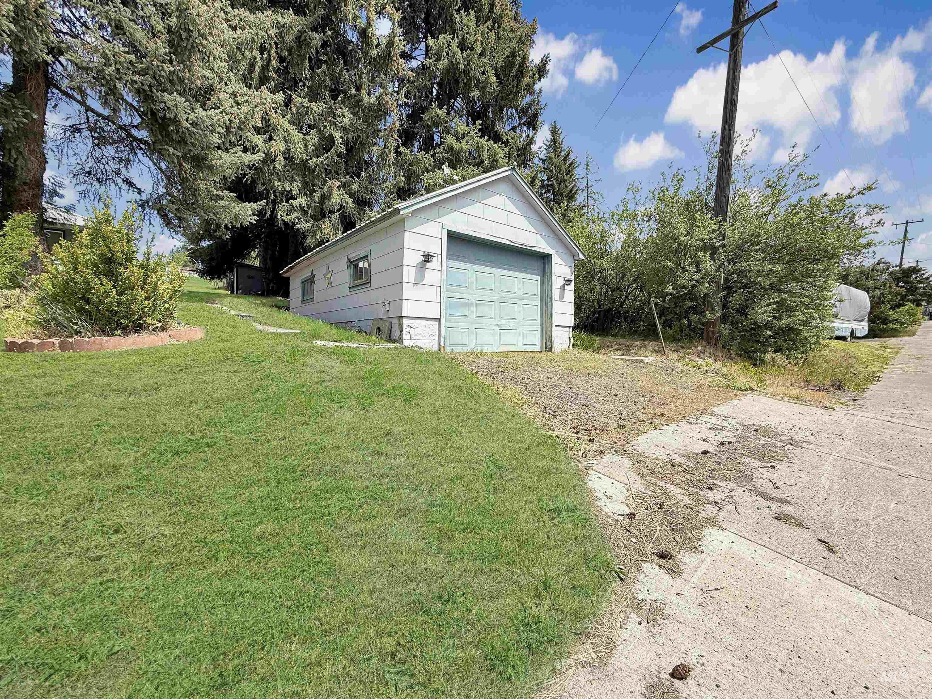 105 2nd Ave, Deary, Idaho 83823, 3 Bedrooms, 1 Bathroom, Residential For Sale, Price $345,000,MLS 98987085