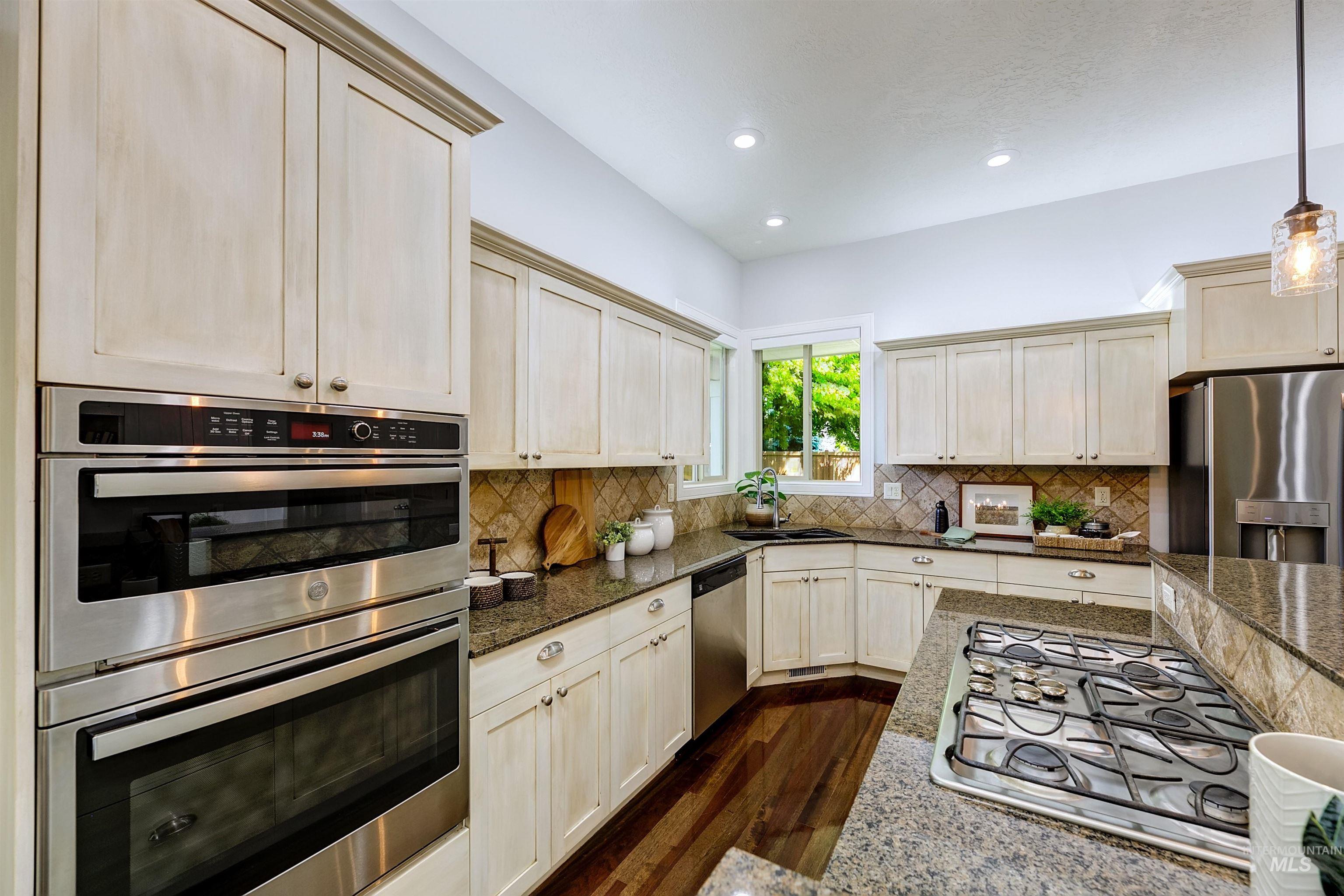 920 W Bacall St., Meridian, Idaho 83646, 5 Bedrooms, 3.5 Bathrooms, Residential For Sale, Price $819,900,MLS 98987087
