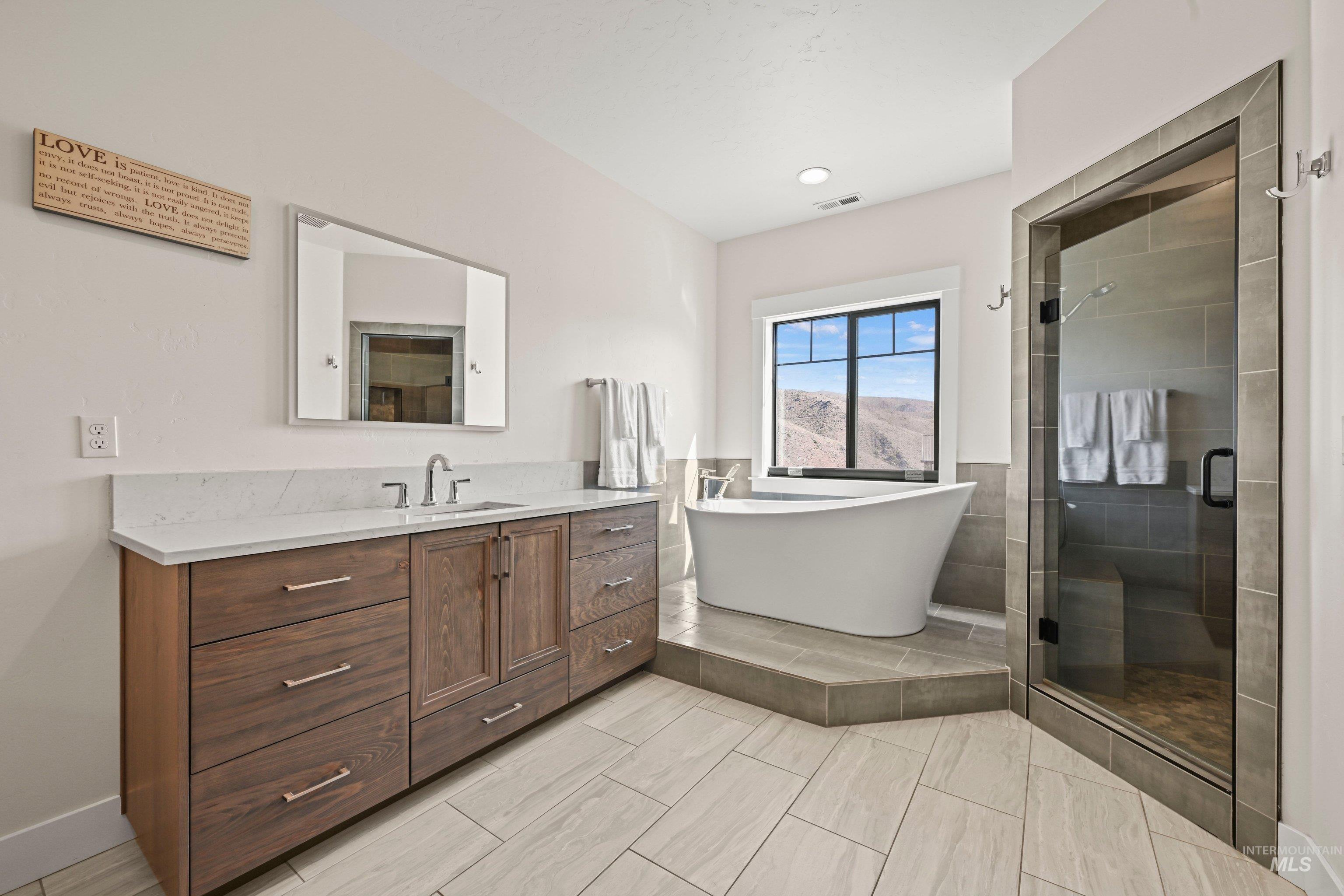 42 Shoemaker Lane, Horseshoe Bend, Idaho 83629, 3 Bedrooms, 2.5 Bathrooms, Residential For Sale, Price $1,250,000,MLS 98987089