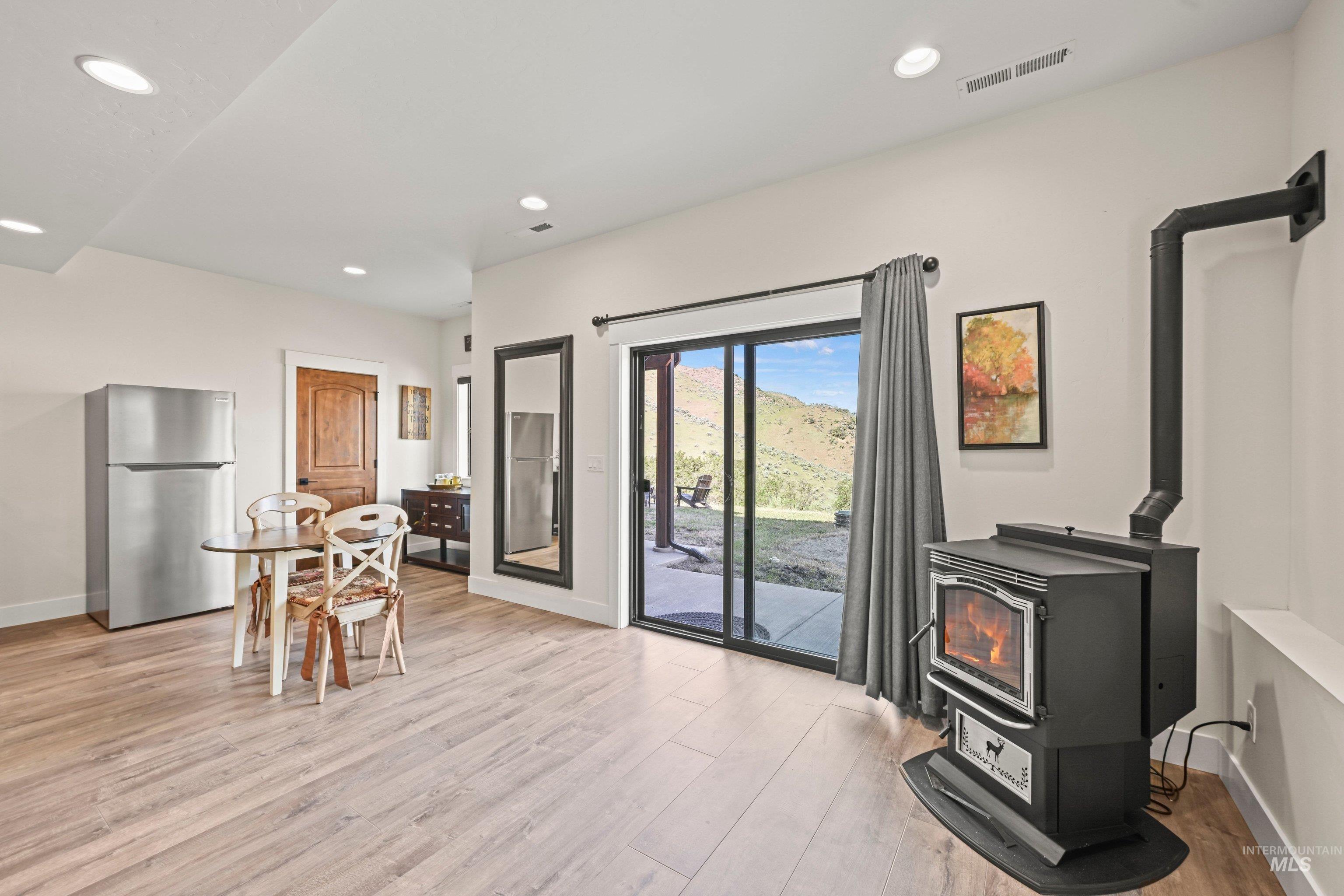 42 Shoemaker Lane, Horseshoe Bend, Idaho 83629, 3 Bedrooms, 2.5 Bathrooms, Residential For Sale, Price $1,250,000,MLS 98987089