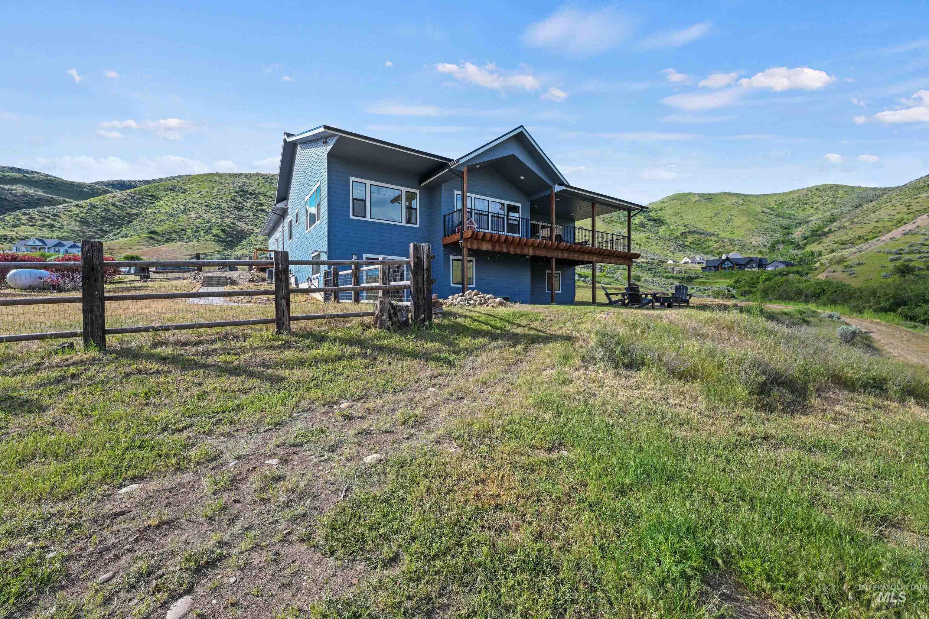42 Shoemaker Lane, Horseshoe Bend, Idaho 83629, 3 Bedrooms, 2.5 Bathrooms, Residential For Sale, Price $1,250,000,MLS 98987089