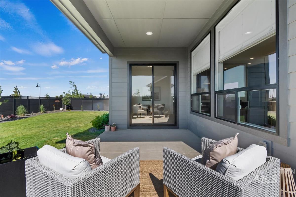 7649 W Whisper Ridge Dr, Meridian, Idaho 83646, 5 Bedrooms, 3 Bathrooms, Residential For Sale, Price $799,000,MLS 98987090