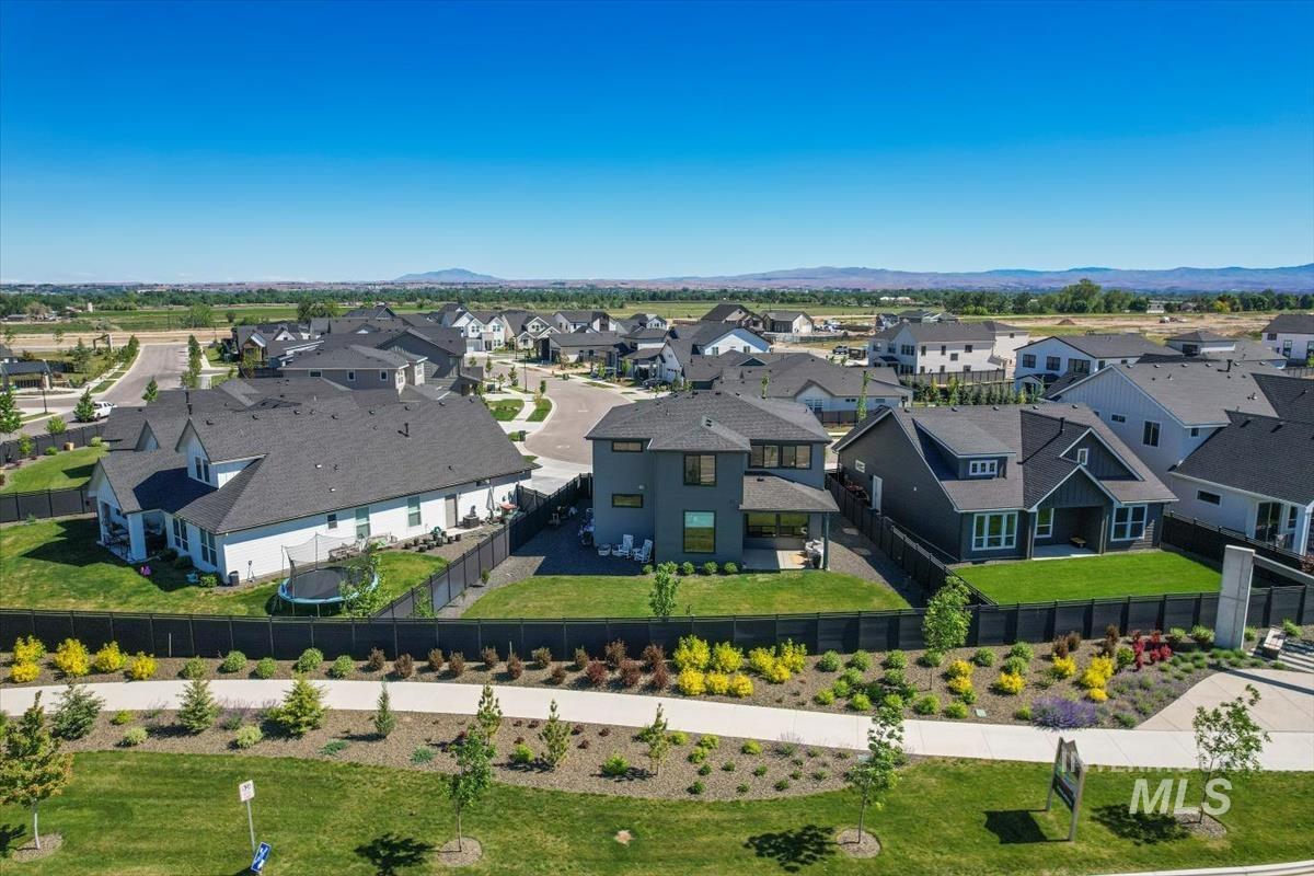 7649 W Whisper Ridge Dr, Meridian, Idaho 83646, 5 Bedrooms, 3 Bathrooms, Residential For Sale, Price $799,000,MLS 98987090