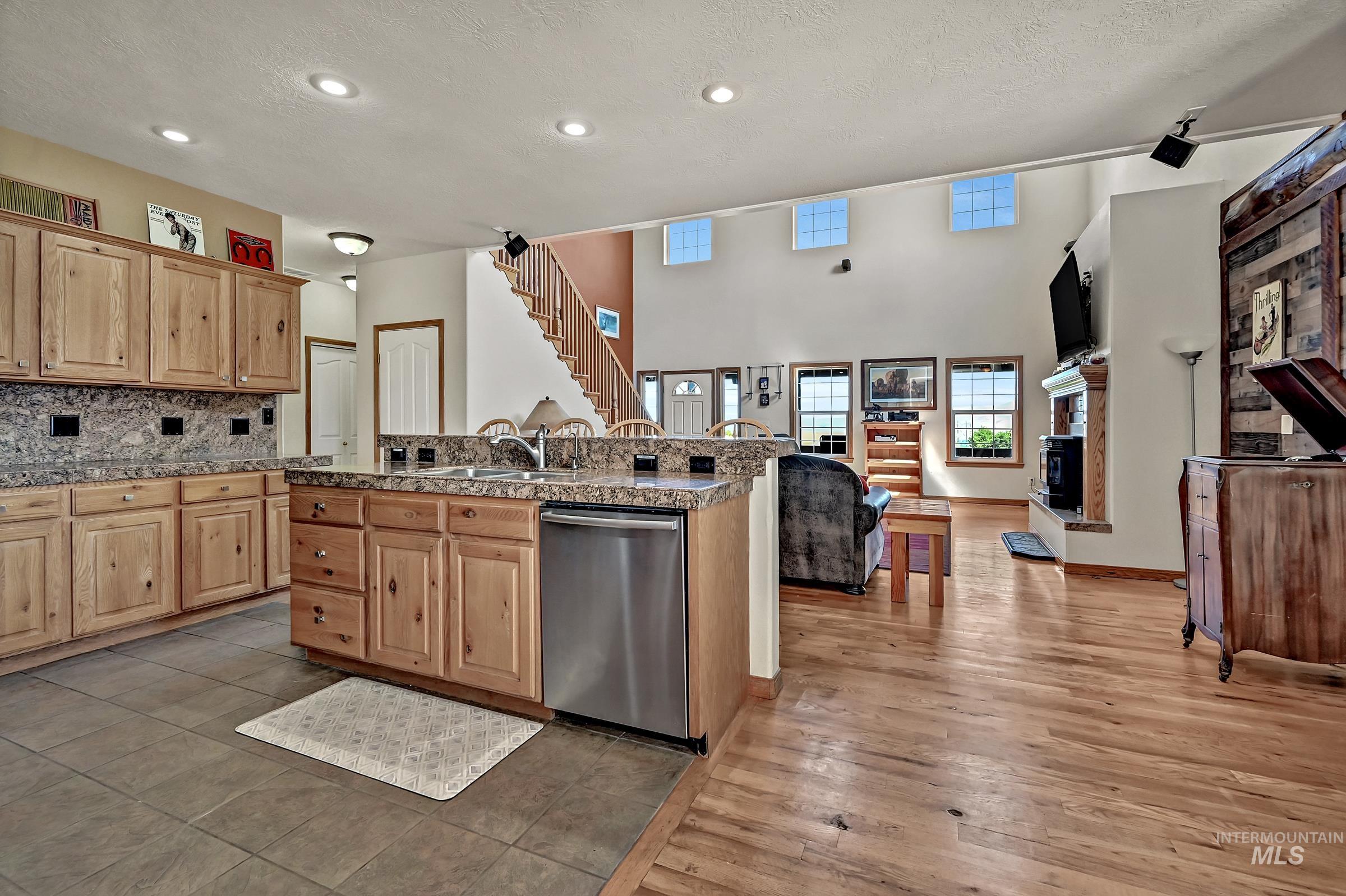 7213 E Columbia, Boise, Idaho 83716, 4 Bedrooms, 3 Bathrooms, Residential For Sale, Price $1,700,000,MLS 98987095