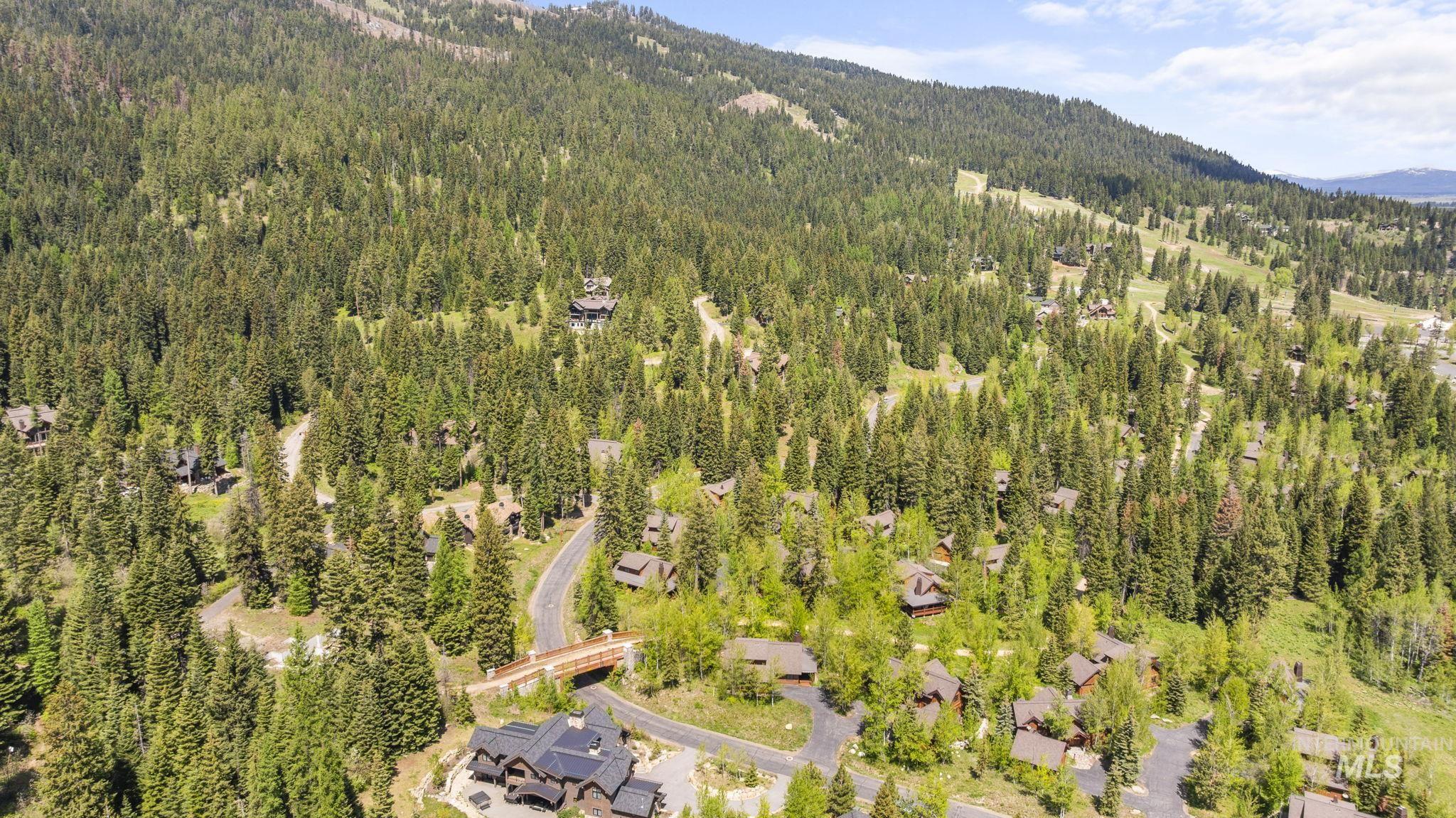 340 Discovery, Donnelly, Idaho 83615, 3 Bedrooms, 2 Bathrooms, Residential For Sale, Price $1,790,000, 98987096