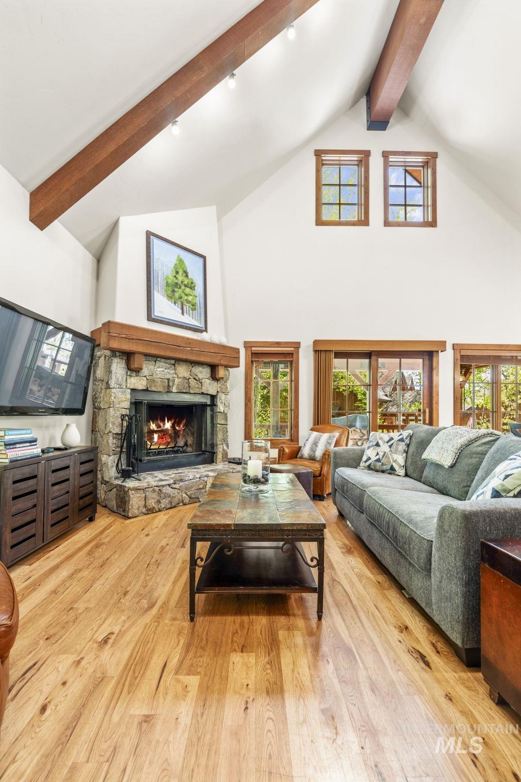 340 Discovery, Donnelly, Idaho 83615, 3 Bedrooms, 2 Bathrooms, Residential For Sale, Price $1,790,000, 98987096