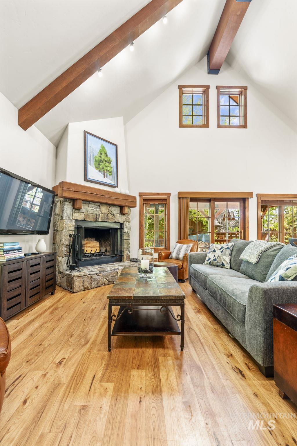 340 Discovery, Donnelly, Idaho 83615, 3 Bedrooms, 2 Bathrooms, Residential For Sale, Price $1,790,000, 98987096