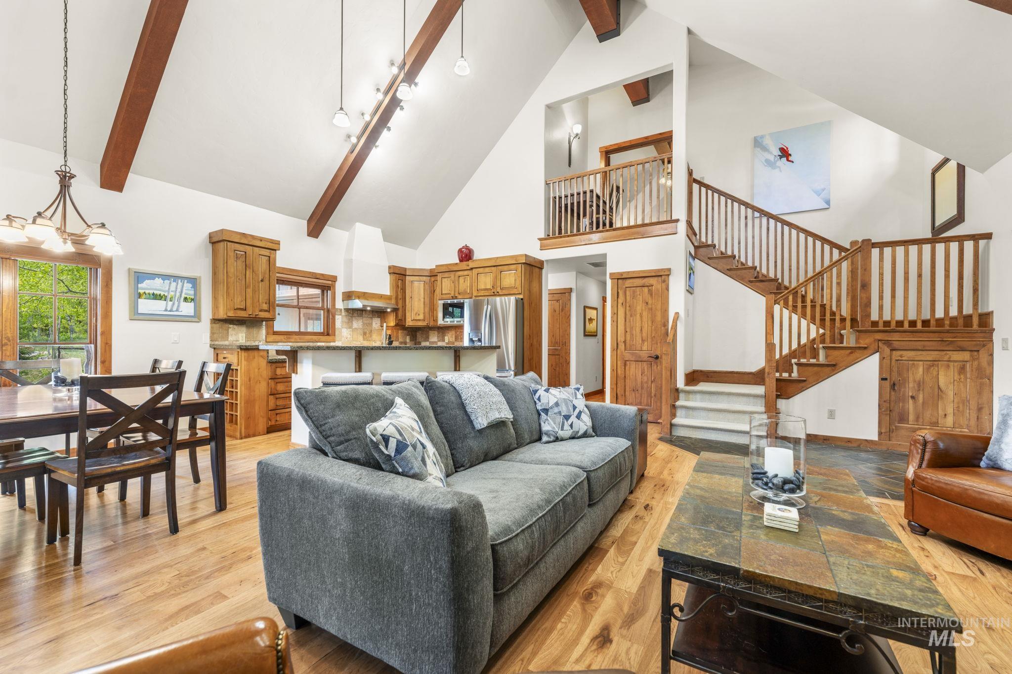 340 Discovery, Donnelly, Idaho 83615, 3 Bedrooms, 2 Bathrooms, Residential For Sale, Price $1,790,000, 98987096