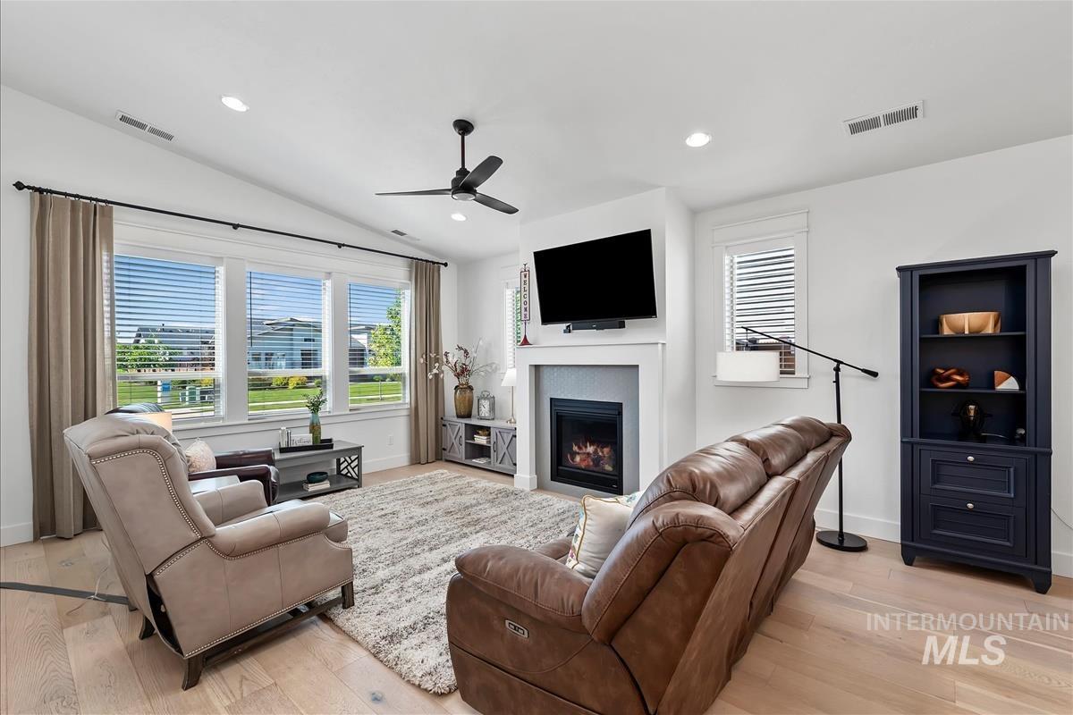 8390 W Meltwater Ln, Eagle, Idaho 83616, 3 Bedrooms, 2 Bathrooms, Residential For Sale, Price $544,900, 98987099
