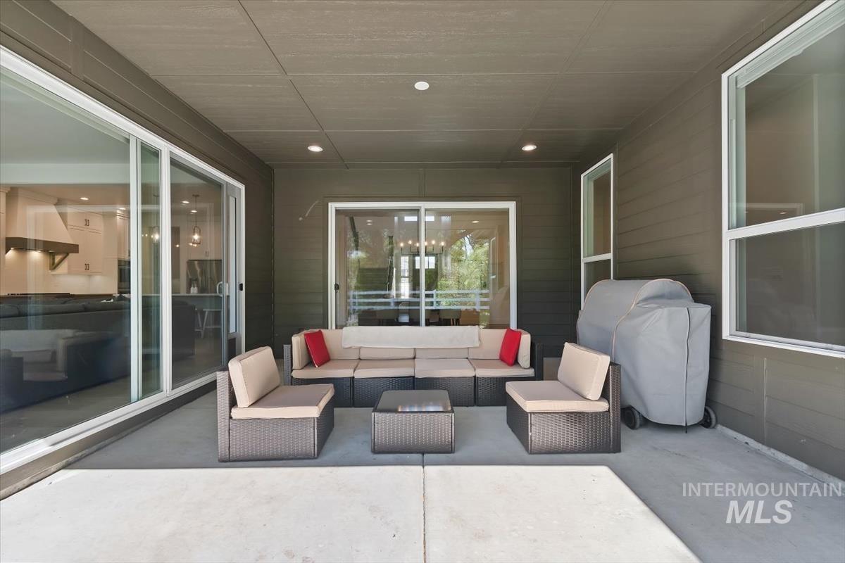 7933 W Suttle Lake Dr, Boise, Idaho 83714, 5 Bedrooms, 4 Bathrooms, Residential For Sale, Price $1,465,000,MLS 98987102
