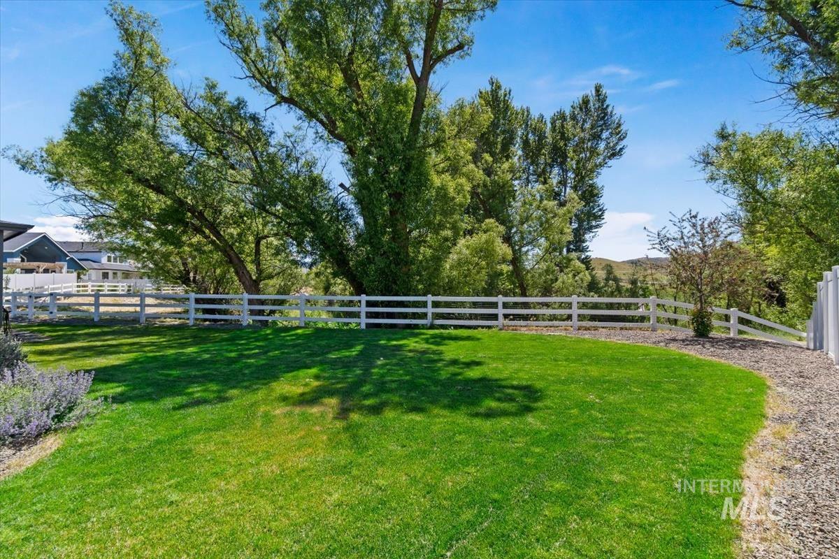 7933 W Suttle Lake Dr, Boise, Idaho 83714, 5 Bedrooms, 4 Bathrooms, Residential For Sale, Price $1,465,000,MLS 98987102