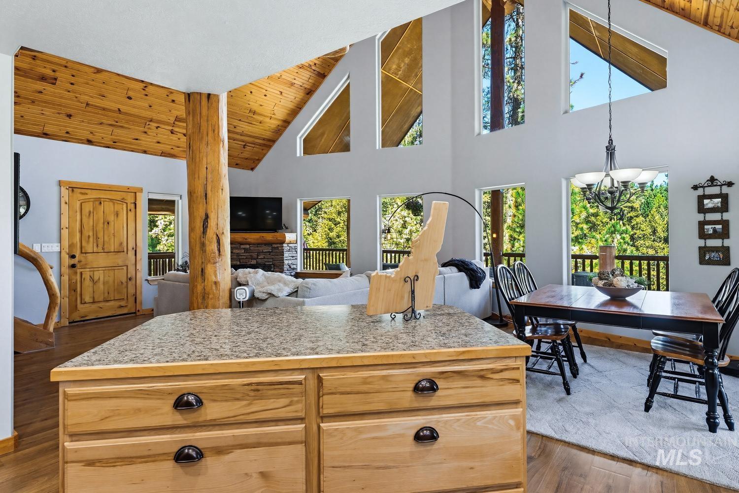 9 Stardust Lane, Garden Valley, Idaho 83622, 3 Bedrooms, 2 Bathrooms, Residential For Sale, Price $779,700, 98987108