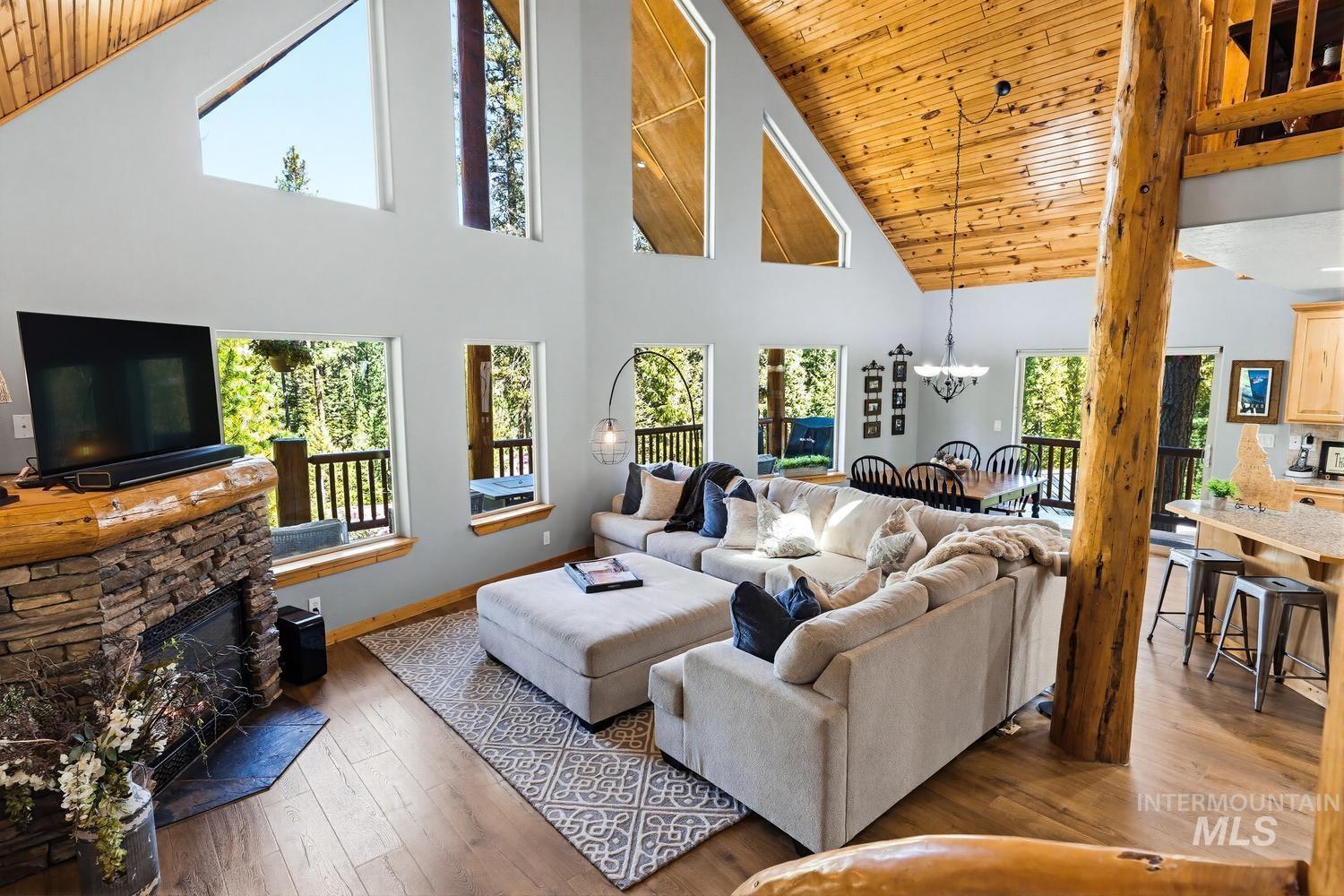 9 Stardust Lane, Garden Valley, Idaho 83622, 3 Bedrooms, 2 Bathrooms, Residential For Sale, Price $779,700, 98987108