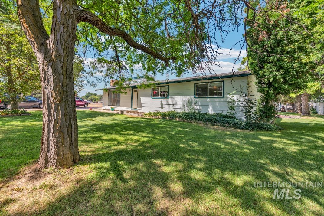 11930 Purple Sage Rd, Middleton, Idaho 83644-5481, 3 Bedrooms, 2 Bathrooms, Residential For Sale, Price $465,000,MLS 98987112