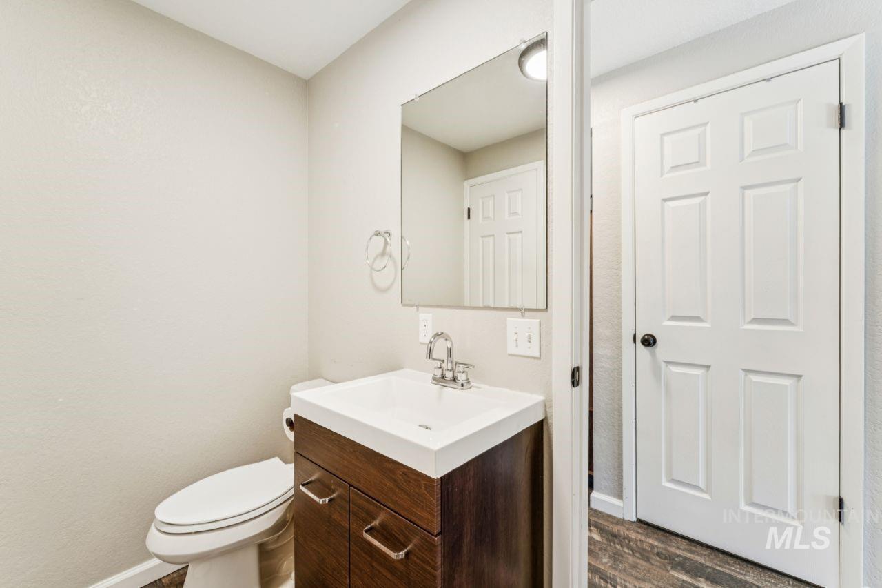1887 E Boise Ave, Boise, Idaho 83706, 2 Bedrooms, 1.5 Bathrooms, Residential For Sale, Price $409,000,MLS 98987113