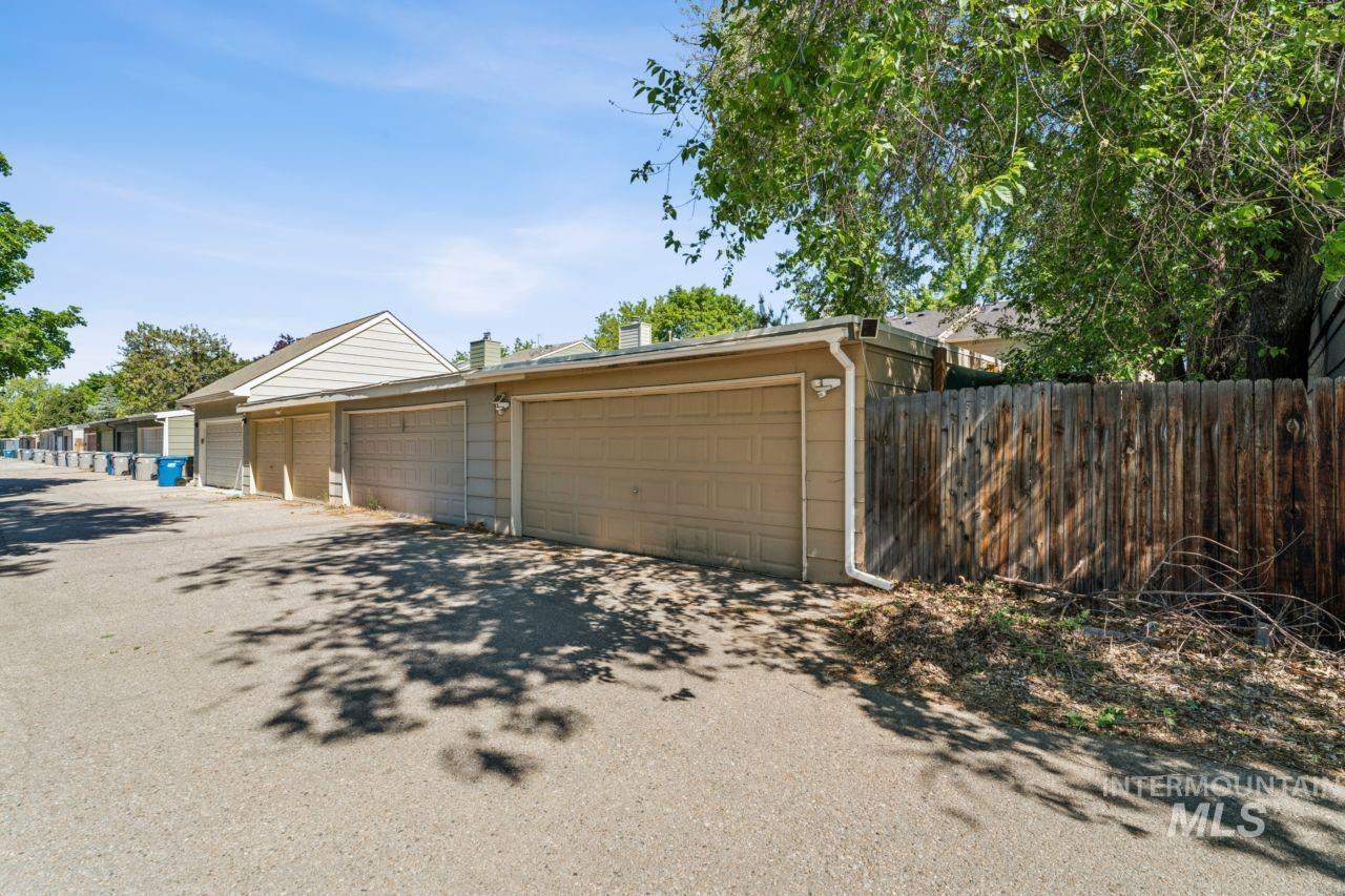 1887 E Boise Ave, Boise, Idaho 83706, 2 Bedrooms, 1.5 Bathrooms, Residential For Sale, Price $409,000,MLS 98987113