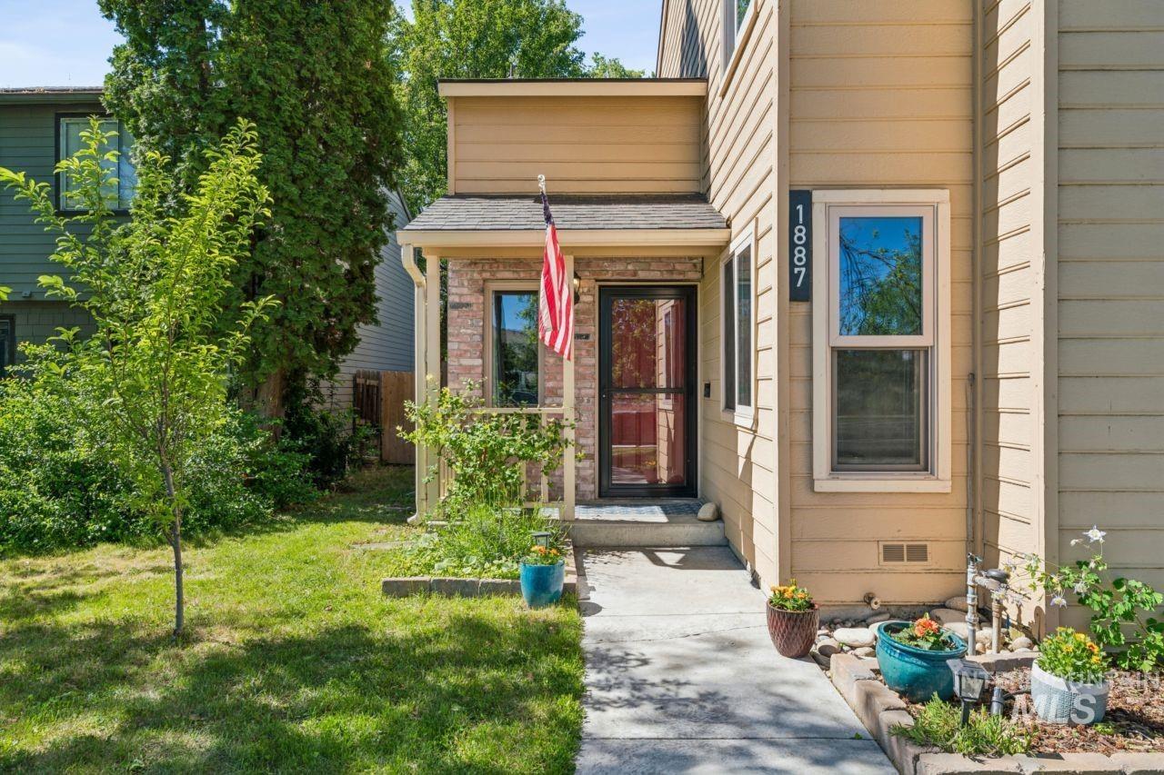 1887 E Boise Ave, Boise, Idaho 83706, 2 Bedrooms, 1.5 Bathrooms, Residential For Sale, Price $409,000,MLS 98987113