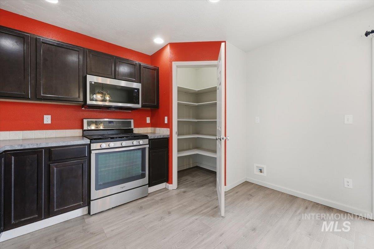 8556 W Snohomish St, Boise, Idaho 83709-5917, 3 Bedrooms, 2 Bathrooms, Residential For Sale, Price $380,000, 98987117