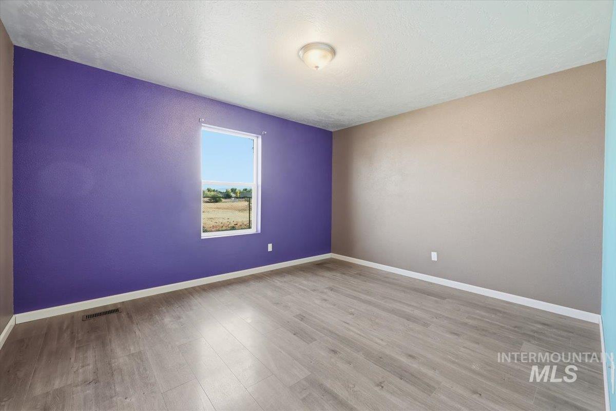 8556 W Snohomish St, Boise, Idaho 83709-5917, 3 Bedrooms, 2 Bathrooms, Residential For Sale, Price $380,000, 98987117
