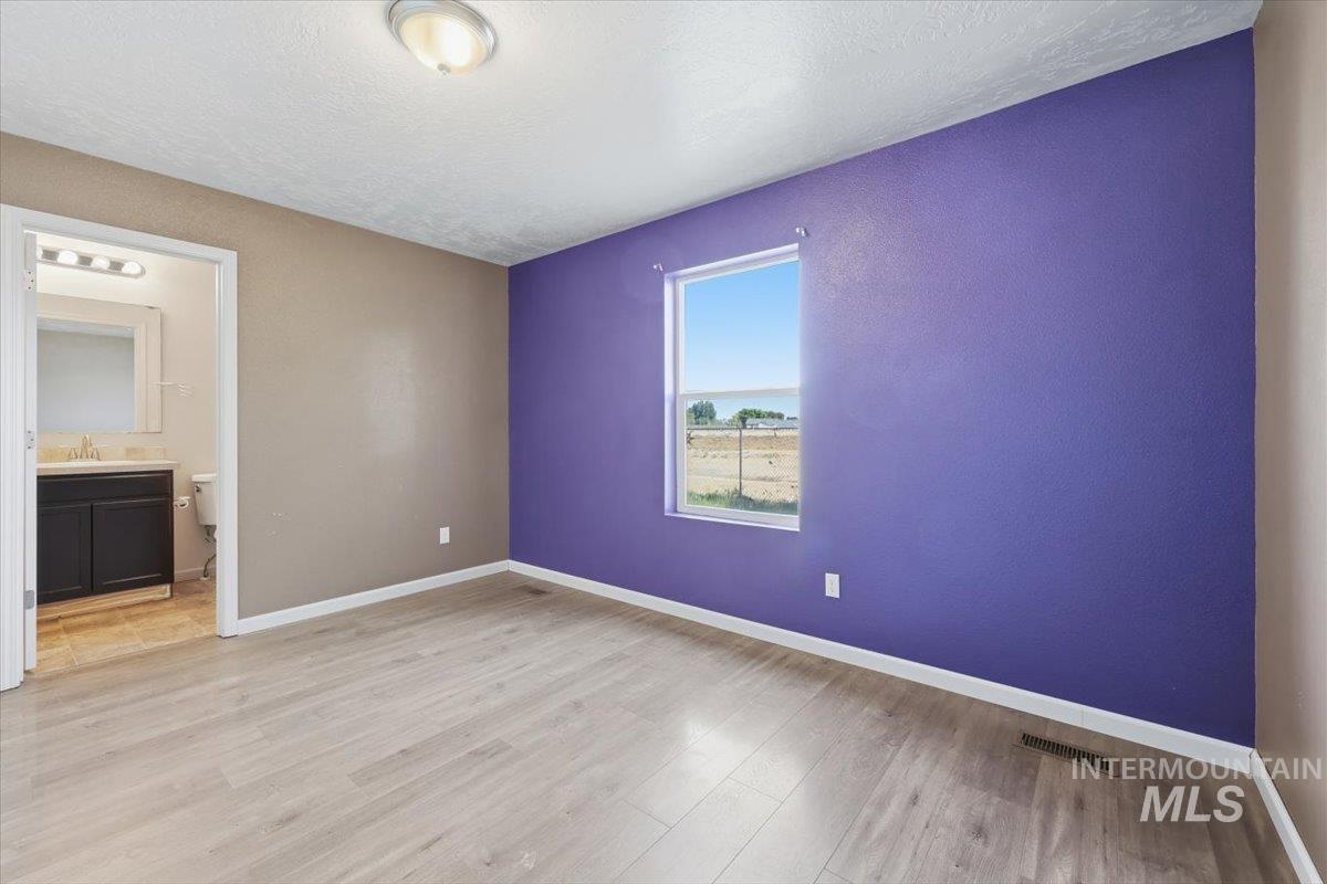 8556 W Snohomish St, Boise, Idaho 83709-5917, 3 Bedrooms, 2 Bathrooms, Residential For Sale, Price $380,000, 98987117