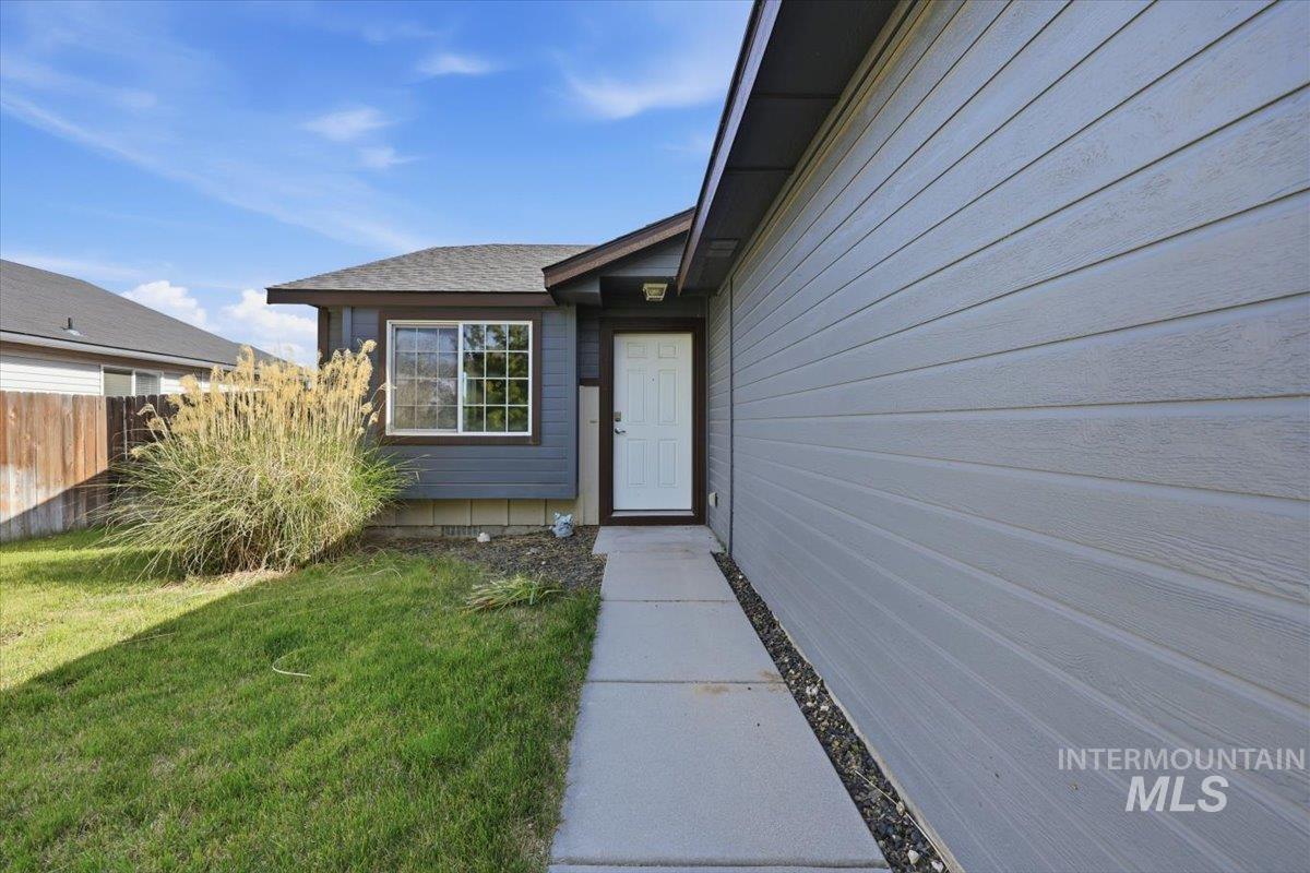 8556 W Snohomish St, Boise, Idaho 83709-5917, 3 Bedrooms, 2 Bathrooms, Residential For Sale, Price $380,000, 98987117