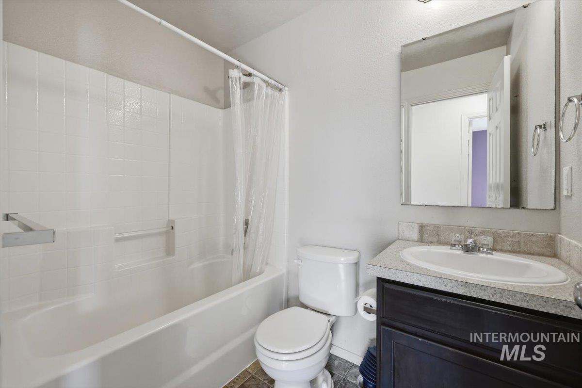 8556 W Snohomish St, Boise, Idaho 83709-5917, 3 Bedrooms, 2 Bathrooms, Residential For Sale, Price $380,000, 98987117