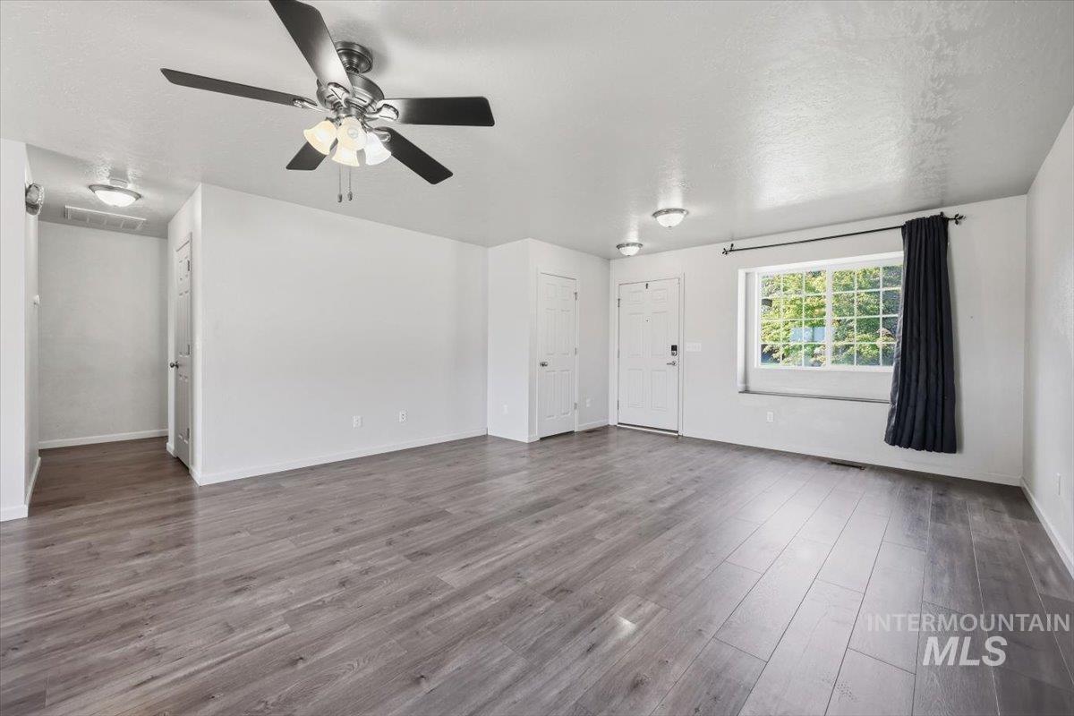 8556 W Snohomish St, Boise, Idaho 83709-5917, 3 Bedrooms, 2 Bathrooms, Residential For Sale, Price $380,000, 98987117