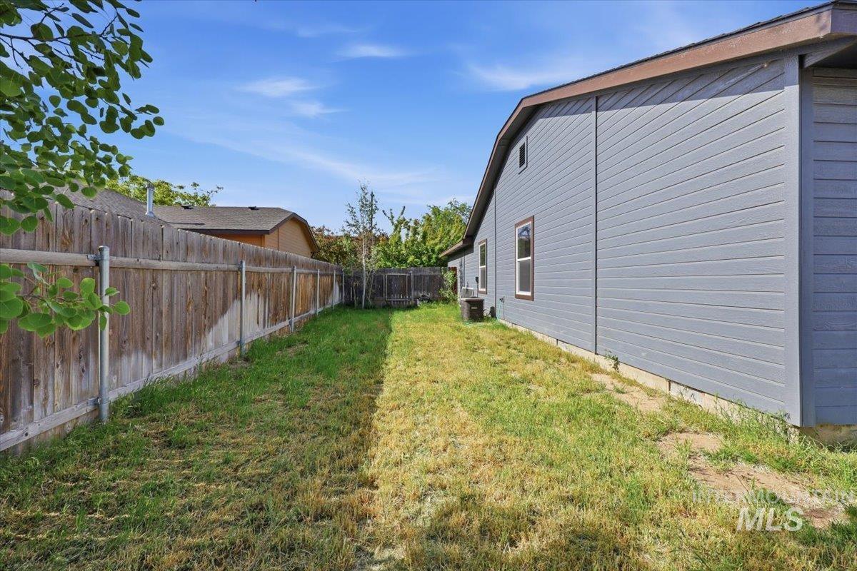 8556 W Snohomish St, Boise, Idaho 83709-5917, 3 Bedrooms, 2 Bathrooms, Residential For Sale, Price $380,000, 98987117