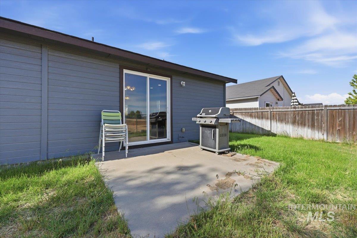 8556 W Snohomish St, Boise, Idaho 83709-5917, 3 Bedrooms, 2 Bathrooms, Residential For Sale, Price $380,000, 98987117