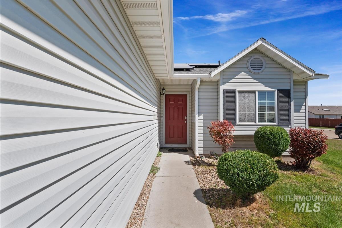 11740 Edgemoor St, Caldwell, Idaho 83605, 3 Bedrooms, 2 Bathrooms, Residential For Sale, Price $360,000, 98987119