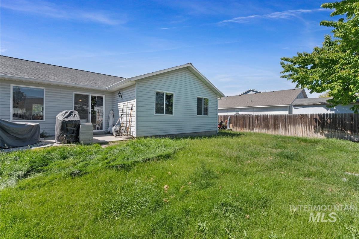 11740 Edgemoor St, Caldwell, Idaho 83605, 3 Bedrooms, 2 Bathrooms, Residential For Sale, Price $360,000, 98987119