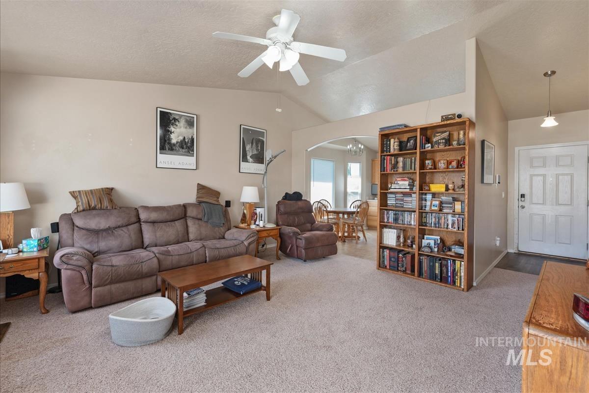 11740 Edgemoor St, Caldwell, Idaho 83605, 3 Bedrooms, 2 Bathrooms, Residential For Sale, Price $360,000, 98987119