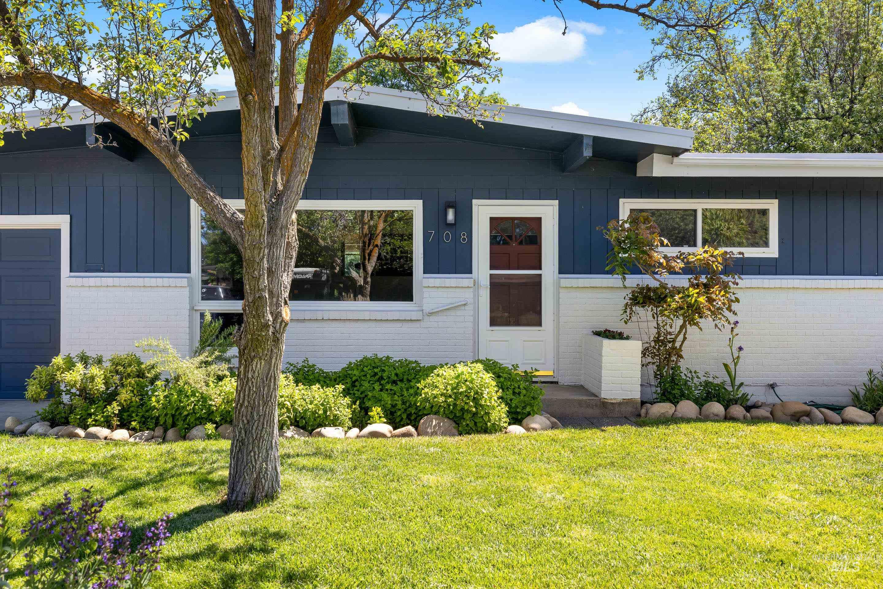 708 S Phillippi St, Boise, Idaho 83705, 3 Bedrooms, 1.5 Bathrooms, Residential For Sale, Price $374,900, 98987120