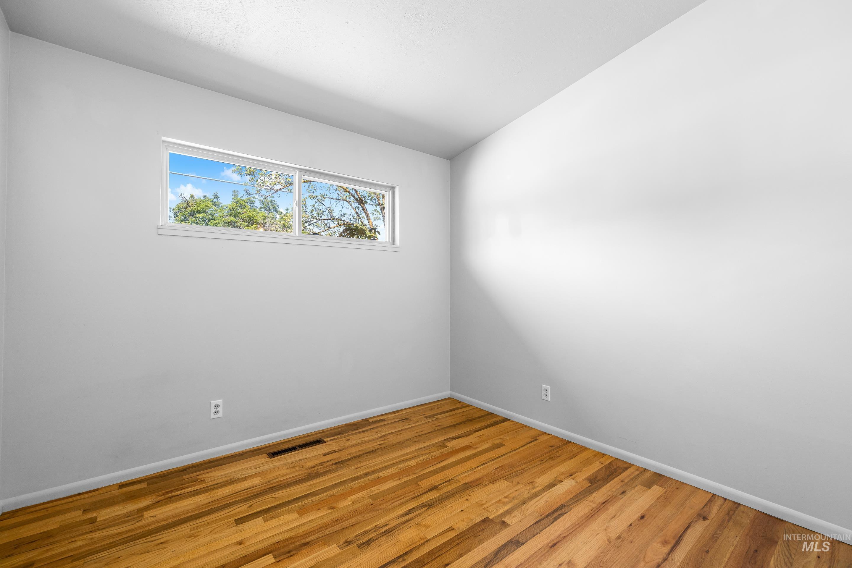 708 S Phillippi St, Boise, Idaho 83705, 3 Bedrooms, 1.5 Bathrooms, Residential For Sale, Price $374,900, 98987120