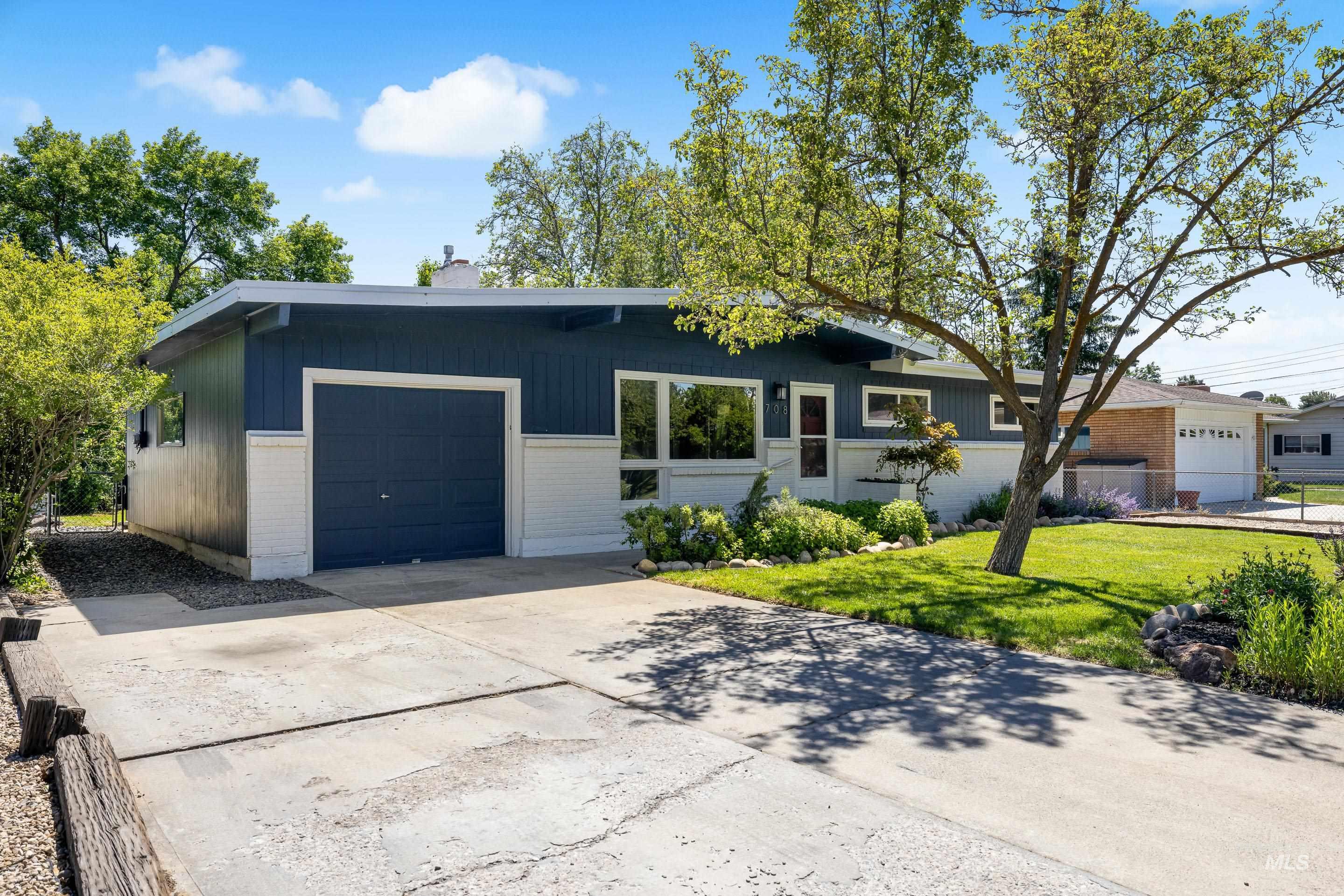 708 S Phillippi St, Boise, Idaho 83705, 3 Bedrooms, 1.5 Bathrooms, Residential For Sale, Price $374,900, 98987120