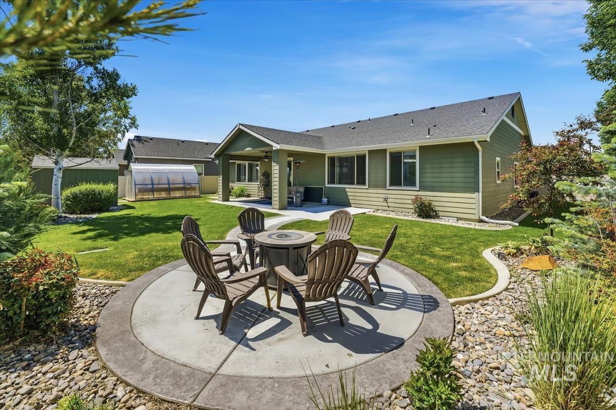 798 N Tullshire Way, Eagle, Idaho 83616, 4 Bedrooms, 2.5 Bathrooms, Residential For Sale, Price $765,000, 98987125
