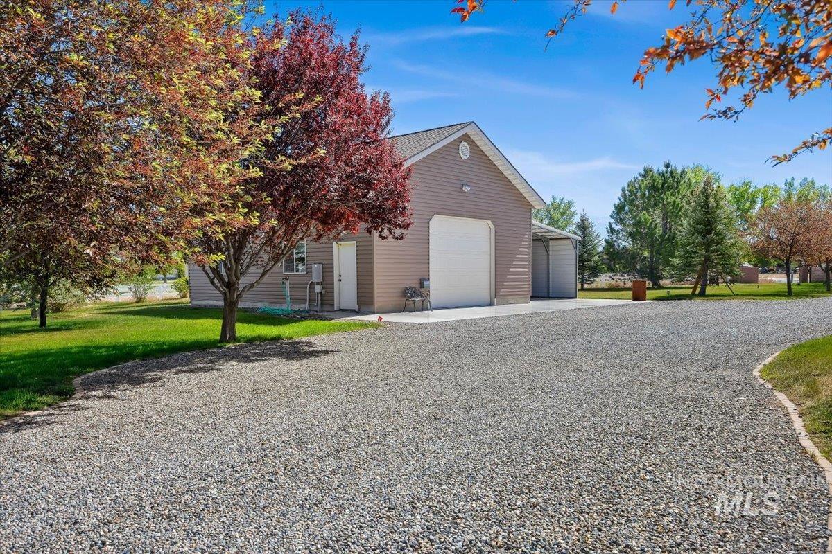 536 Mahard Dr, Twin Falls, Idaho 83301, 3 Bedrooms, 2 Bathrooms, Residential For Sale, Price $915,000, 98987126