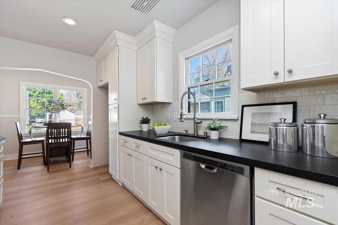 2208 W State Street, Boise, Idaho 83702, 4 Bedrooms, 3 Bathrooms, Residential Income For Sale, Price $859,900, 98987127