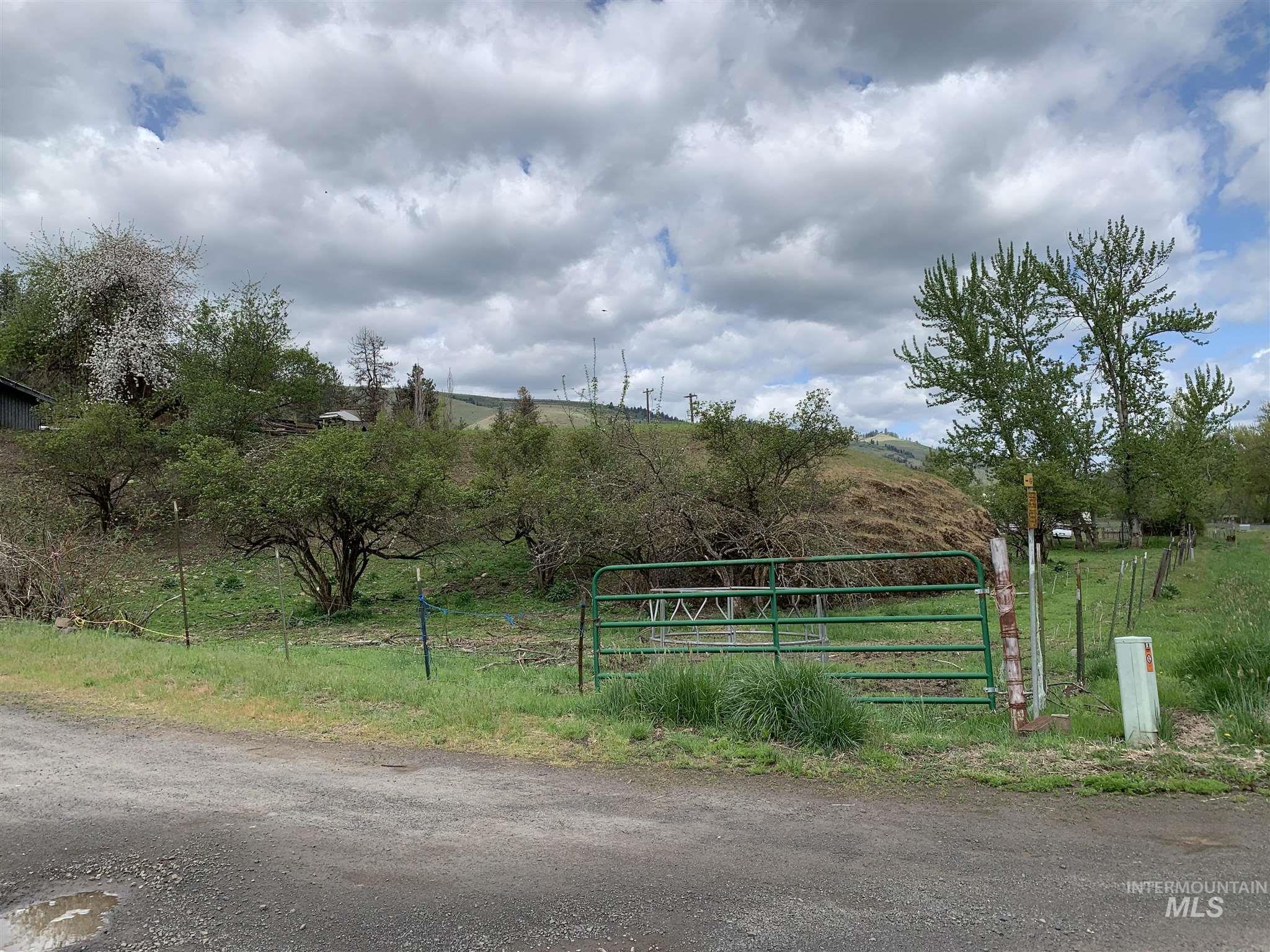 120 Three Bear Lane, Stites, Idaho 83552, 3 Bedrooms, 2 Bathrooms, Residential For Sale, Price $499,000, 98987131