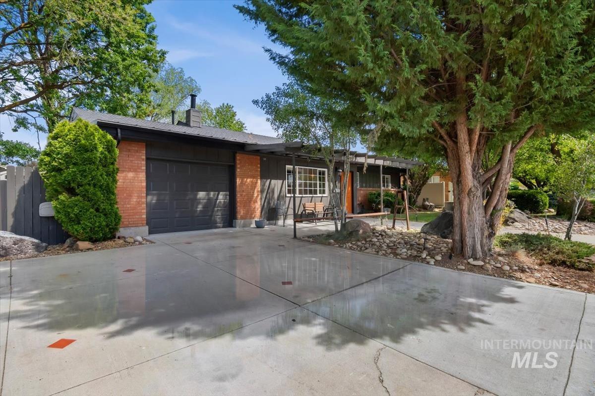5032 W Wolfe Street, Boise, Idaho 83706, 3 Bedrooms, 2 Bathrooms, Residential For Sale, Price $465,000, 98987132
