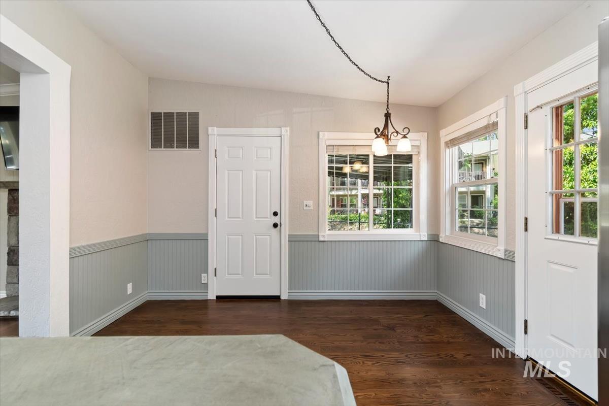 5032 W Wolfe Street, Boise, Idaho 83706, 3 Bedrooms, 2 Bathrooms, Residential For Sale, Price $465,000, 98987132