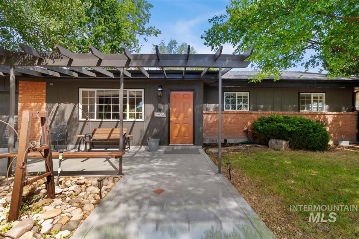 5032 W Wolfe Street, Boise, Idaho 83706, 3 Bedrooms, 2 Bathrooms, Residential For Sale, Price $465,000, 98987132